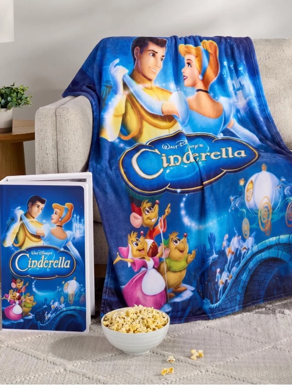 DISNEY CINDERELLA silk throw inside collectible VHS box 50' x 70'